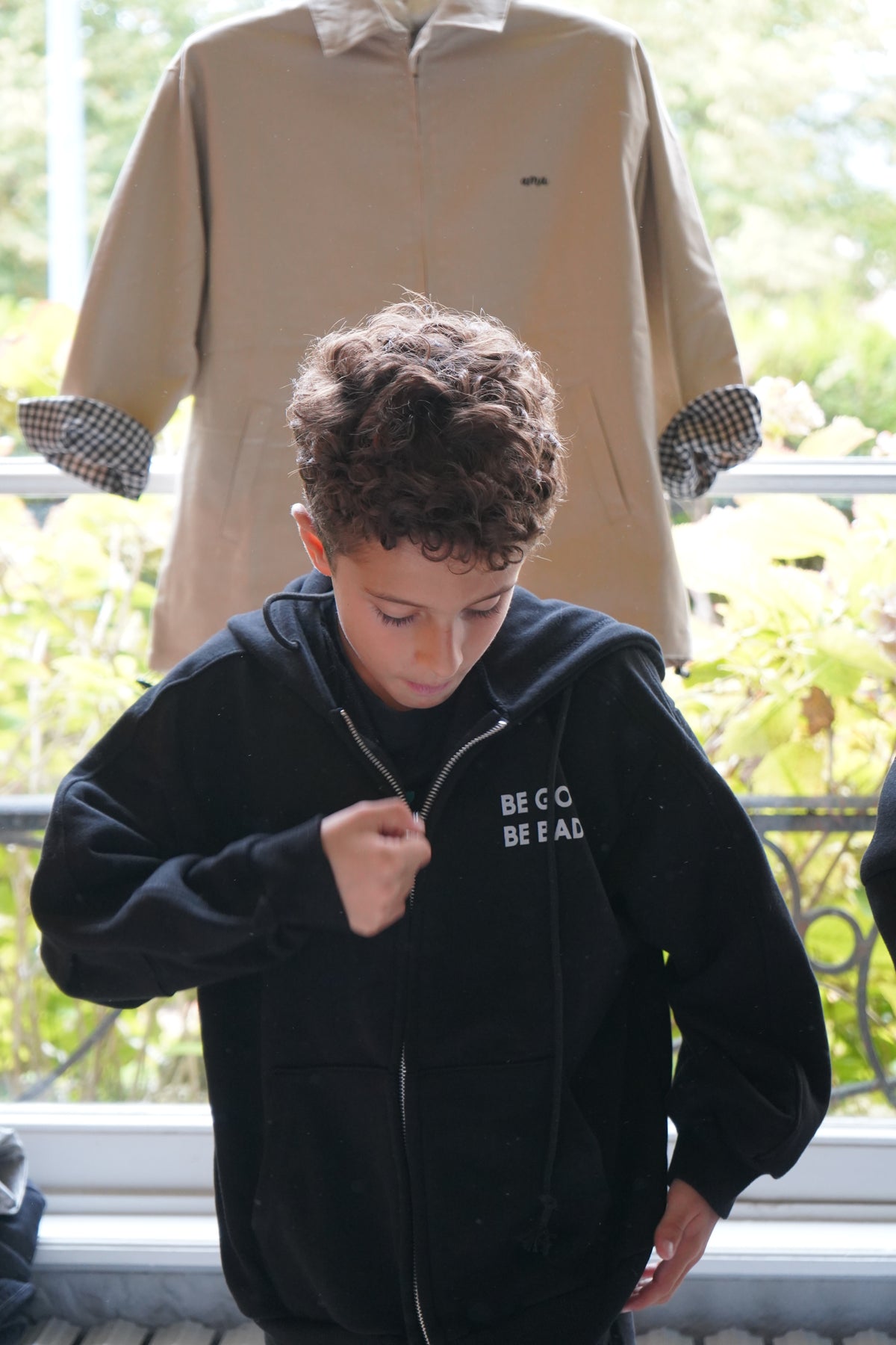 Amor Hoodie Zip Up